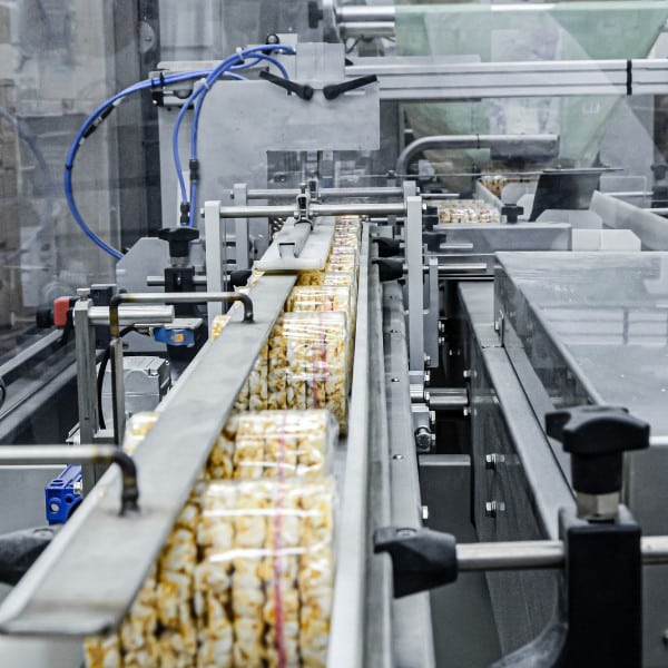Photographie d'une chaîne automatisée d'une usine agroalimentaire